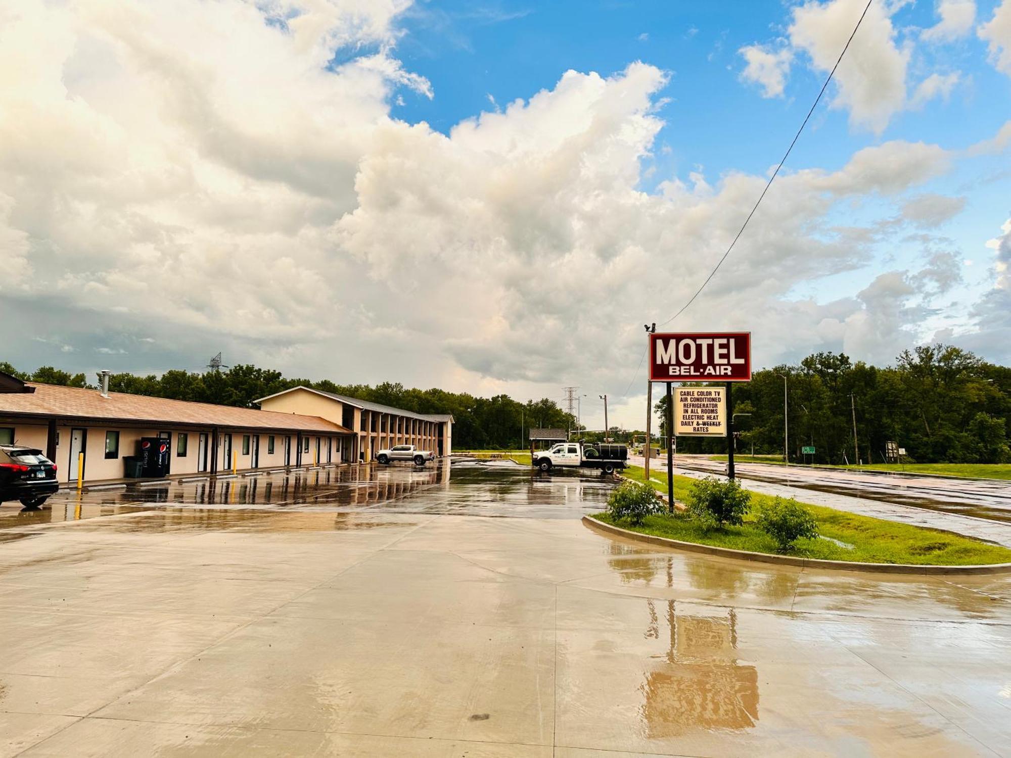 Bel Air Motel Wood River Exteriör bild